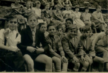 Wardener Jungen und Mädchen beim Reitturnier in der Soers.