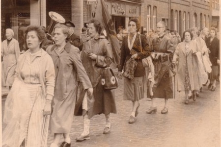 1957